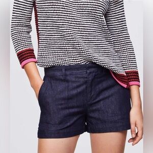 Ann Taylor LOFT Denim Shorts - Size 16 Rinse Wash
Classic dark denim shorts in